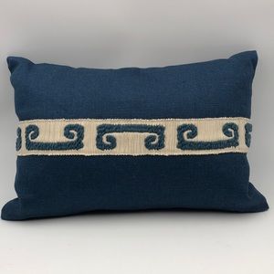 NWOT Ryan Studio Embroidered Luxury Decorative Pillow